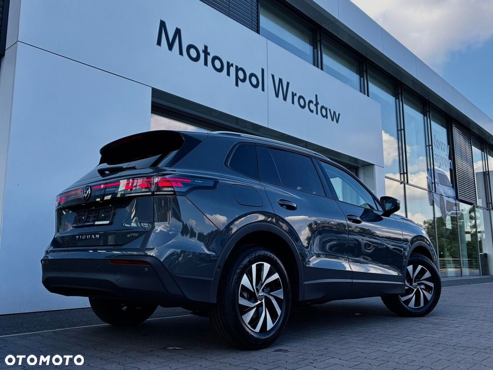 Volkswagen Tiguan - 10