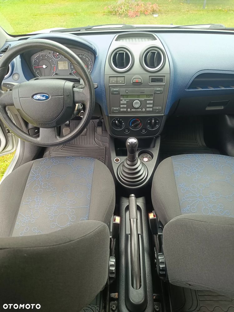 Ford Fiesta 1.3 - 8