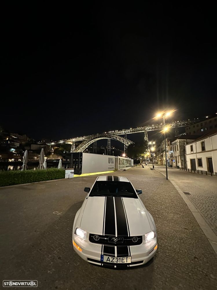 Ford Mustang - 4