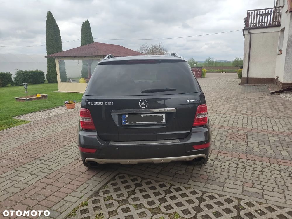 Mercedes-Benz ML - 15