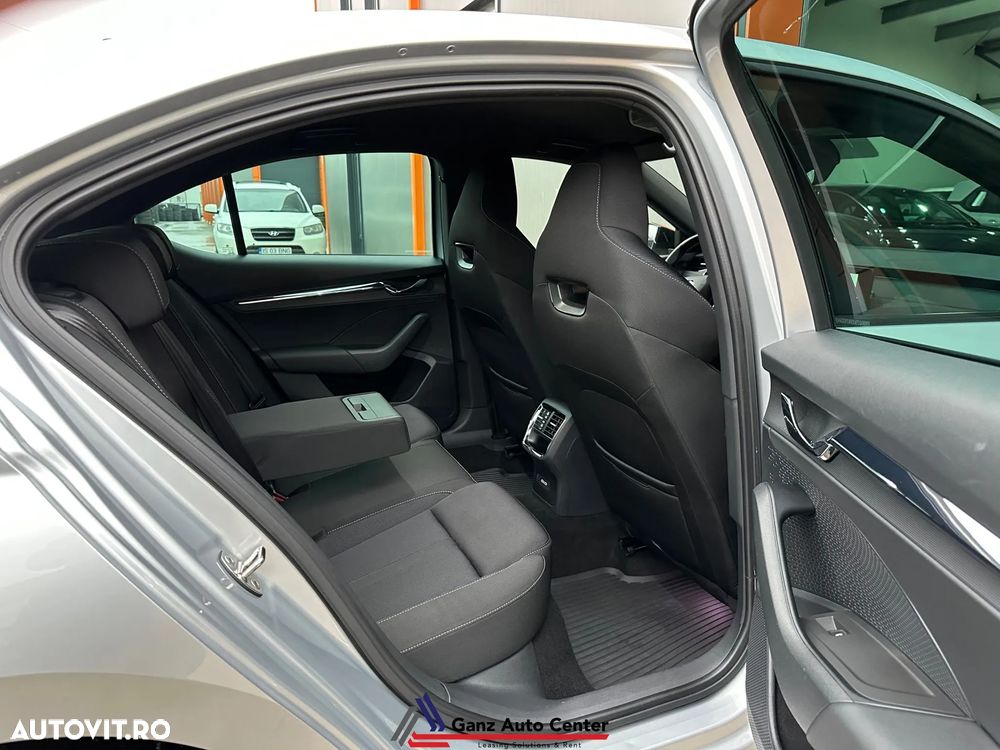 Skoda Octavia 2.0 TDI DSG Style - 11