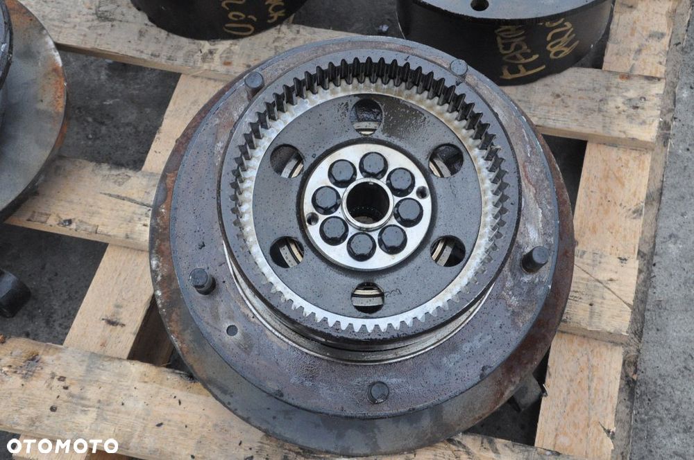 ZWOLNICA PIASTA ZWROTNICA JCB FASTRAC 2135 1135 443/01804P - 2