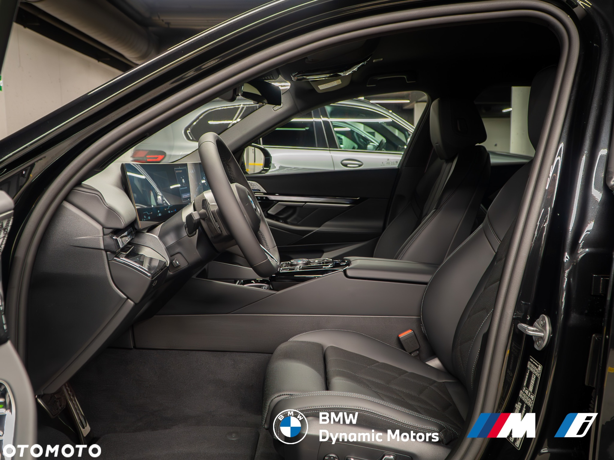BMW Seria 5 520d xDrive Touring - 16
