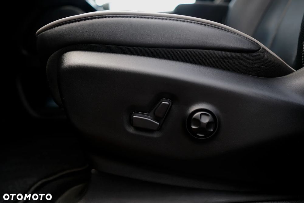 Chrysler Pacifica - 17