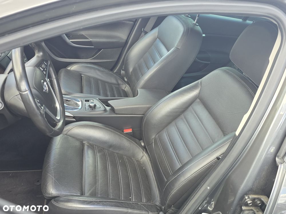Opel Insignia - 11
