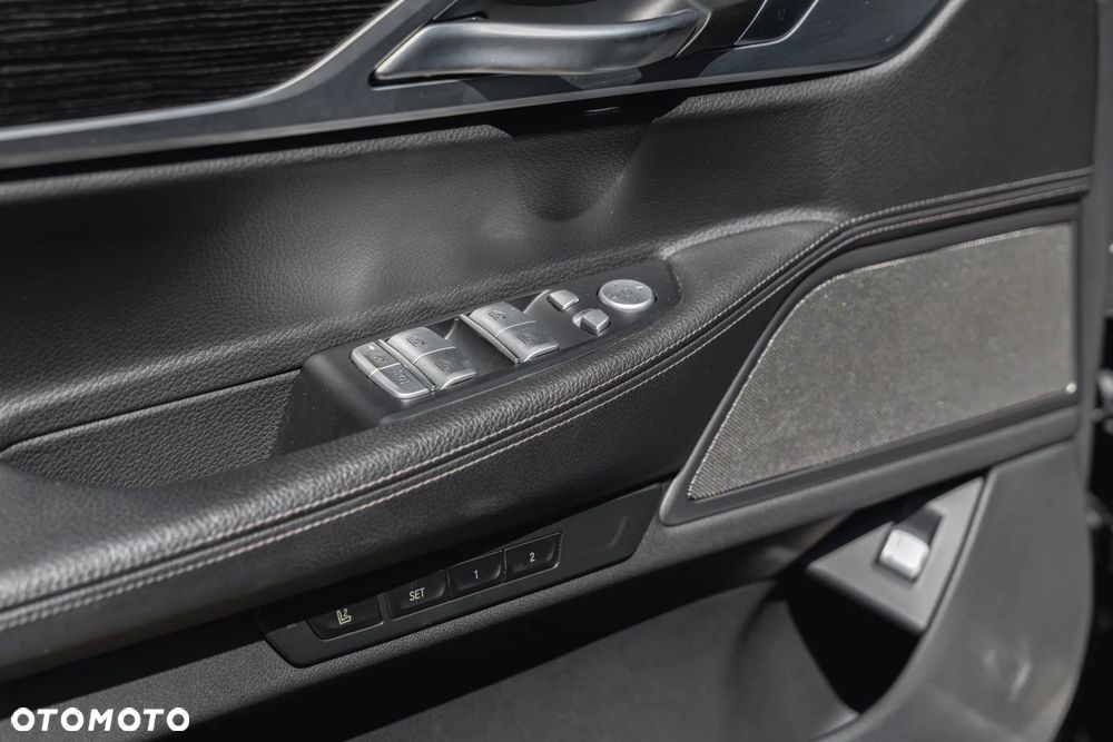 BMW Seria 7 730d xDrive - 29