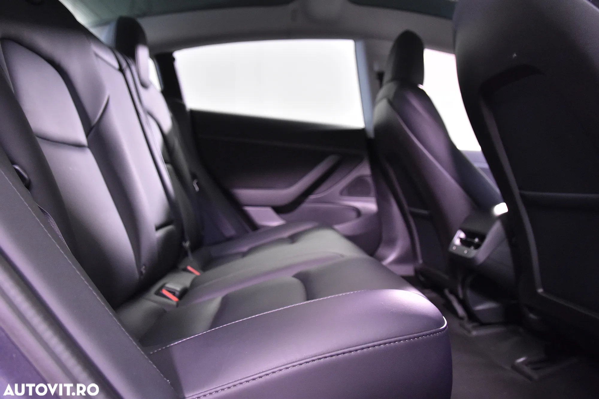 Tesla Model 3 - 12