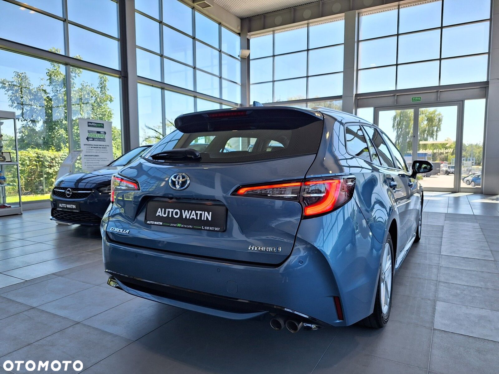 Toyota Corolla 2.0 Hybrid Comfort - 4