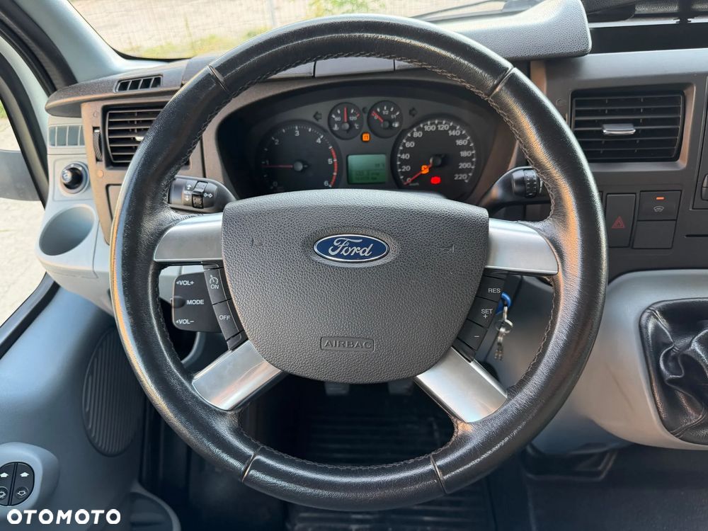 Ford Transit - 12