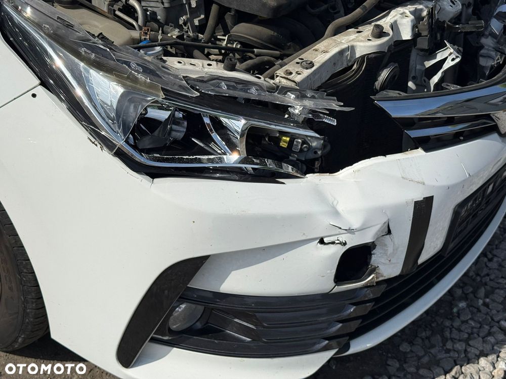 Toyota Corolla 1.6 Active - 12