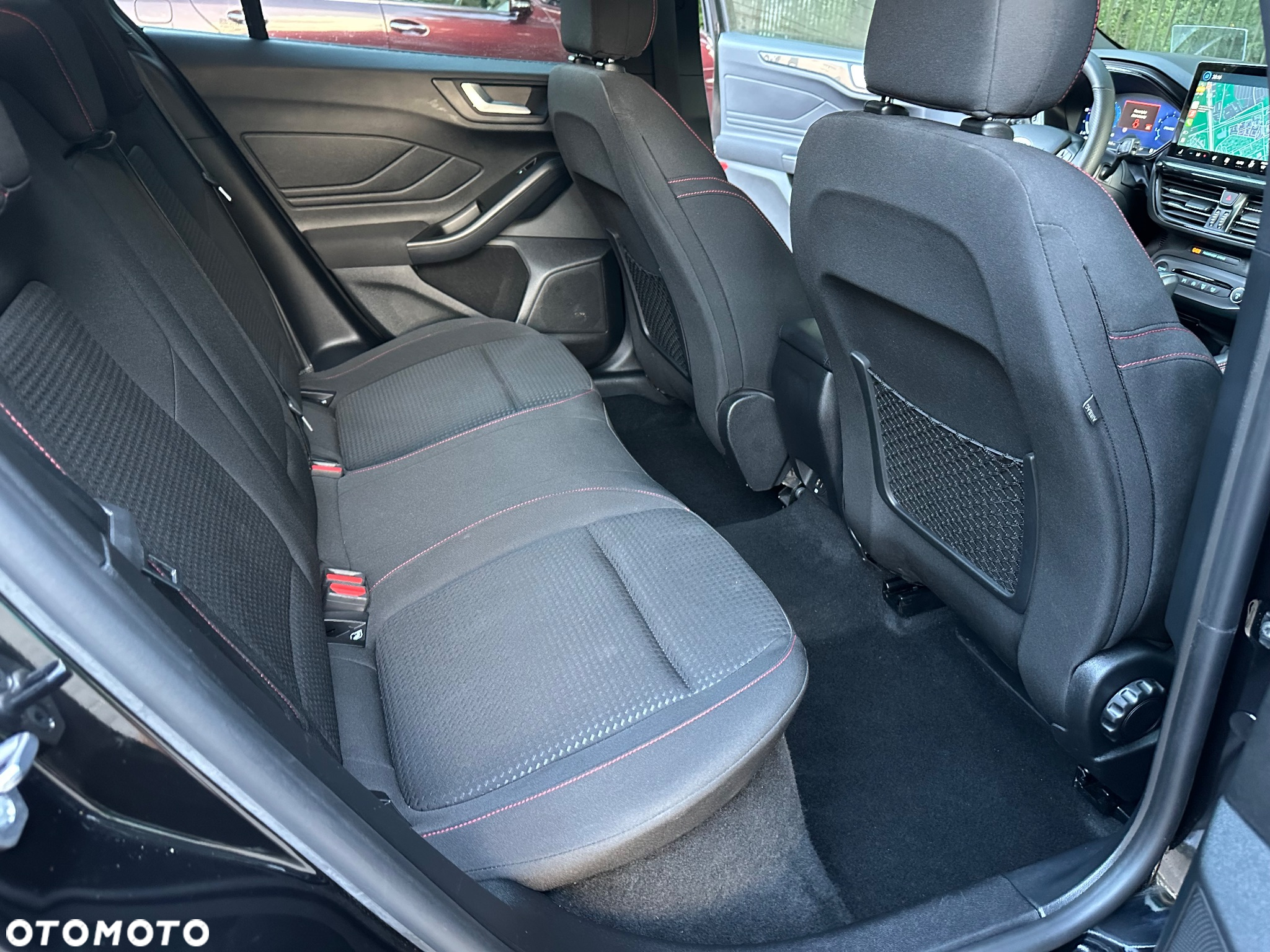 Ford Focus Turnier 1.0 EcoBoost Hybrid ST-LINE X - 36