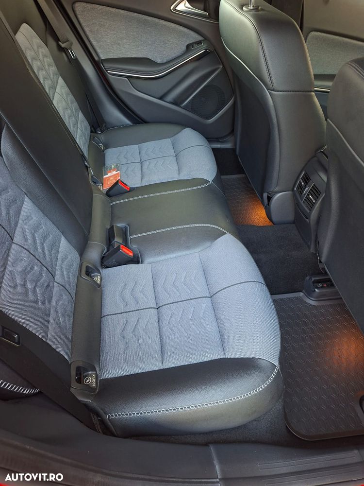 Mercedes-Benz GLA - 14