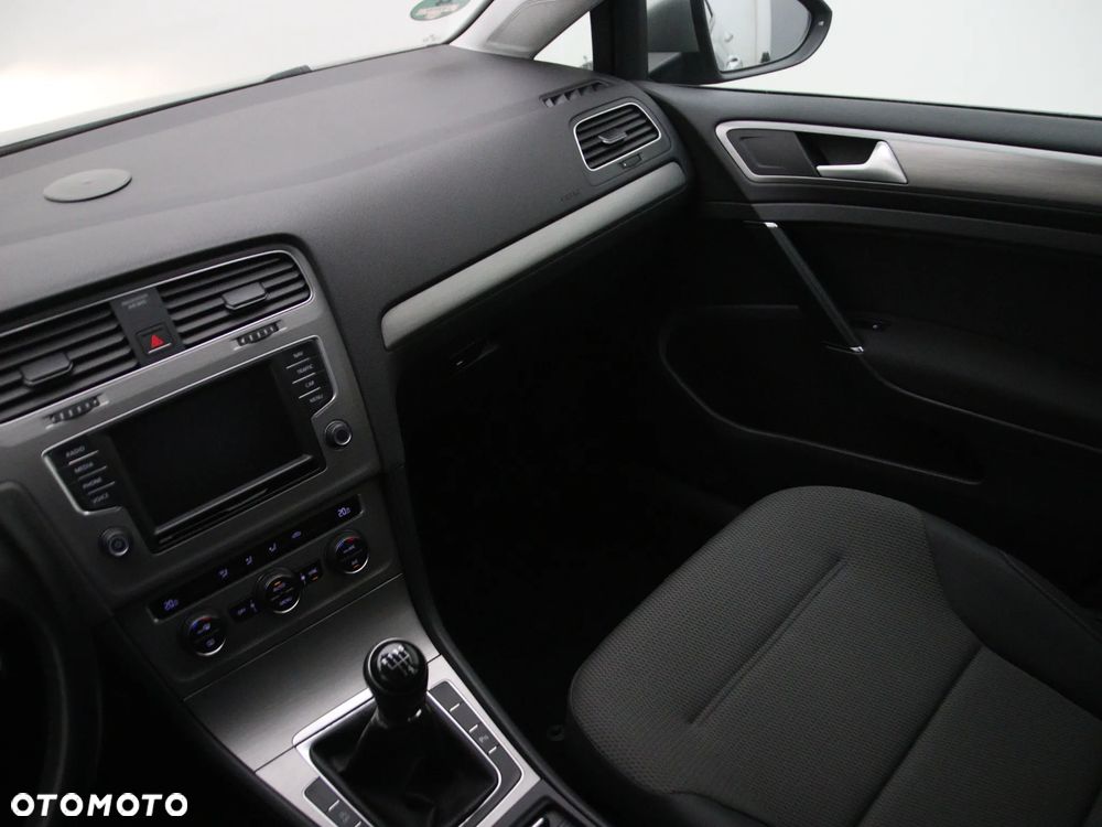 Volkswagen Golf 1.6 TDI BMT Comfortline - 21