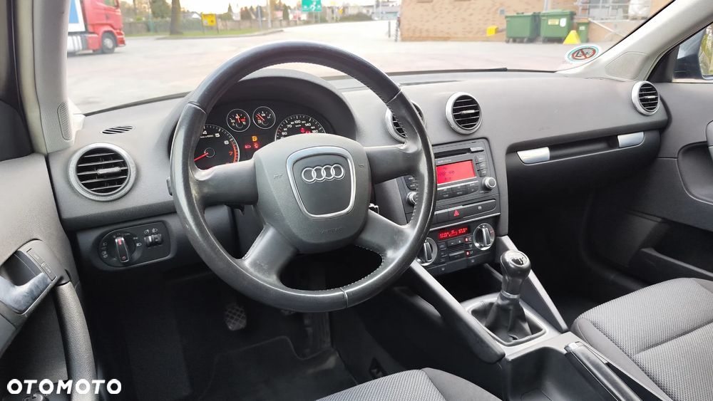 Audi A3 Sportback 1.6 Attraction - 24