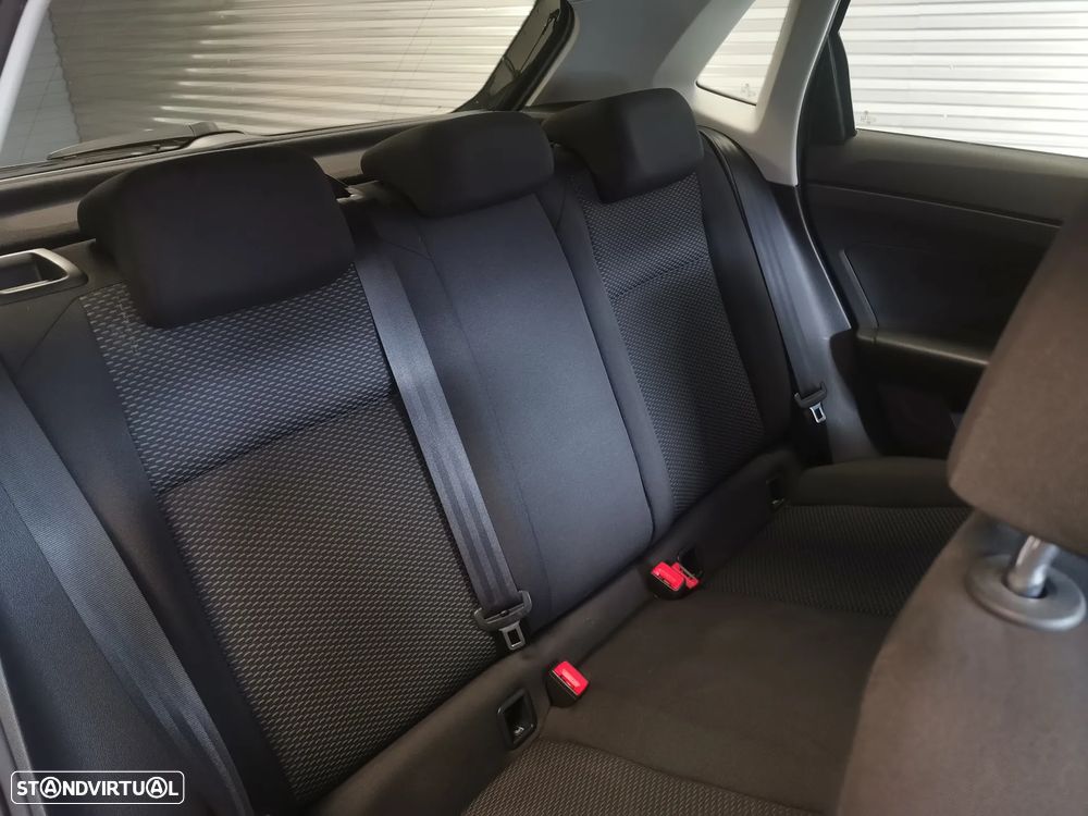 VW Polo 1.0 Comfortline - 12