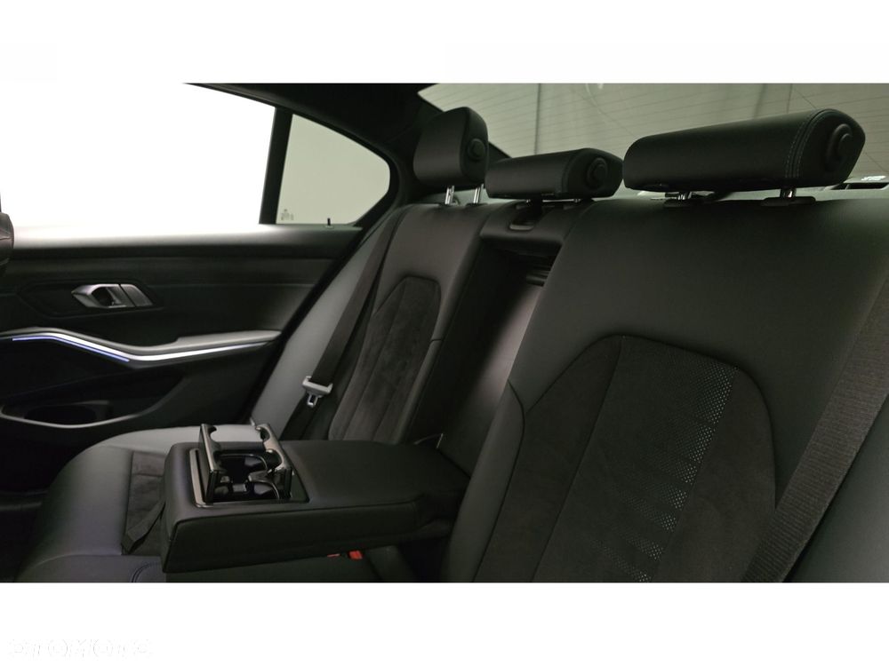 BMW Seria 3 320d xDrive mHEV M Sport - 23