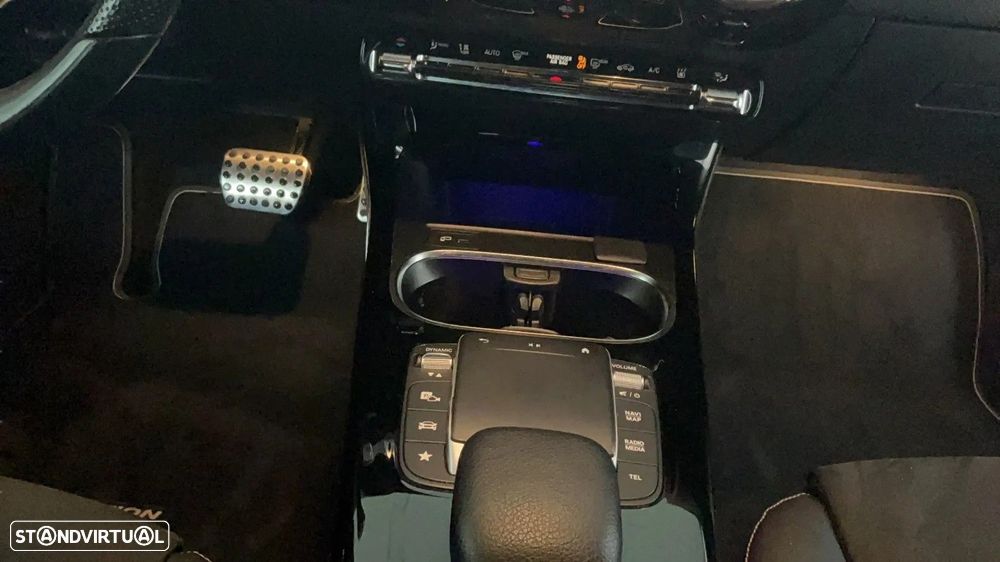 Mercedes-Benz CLA 250 e Shooting Brake AMG Line - 12