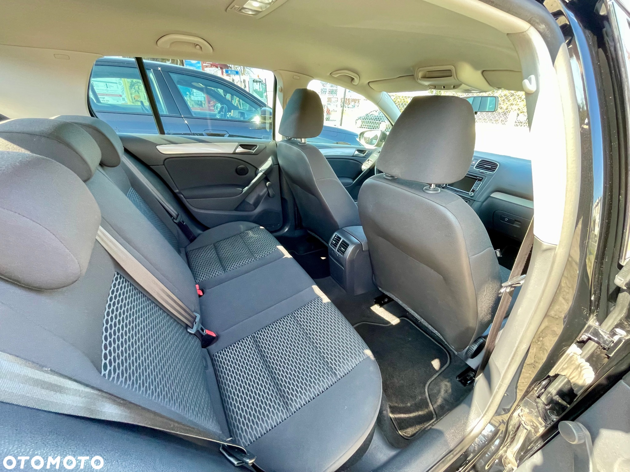 Volkswagen Golf - 25