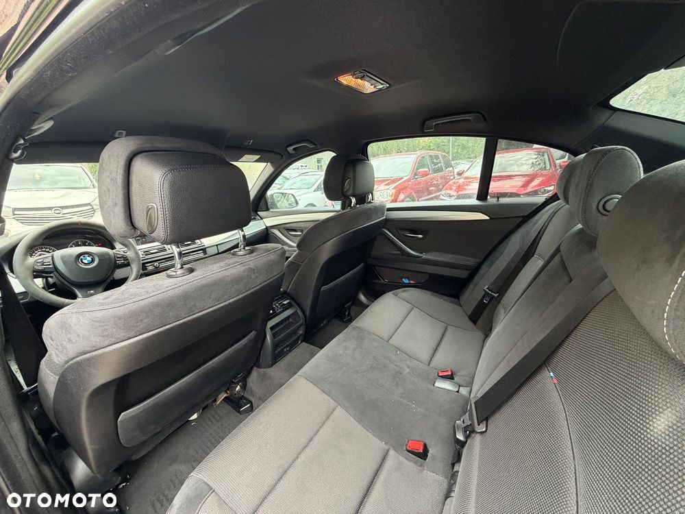 BMW Seria 5 525d xDrive - 10