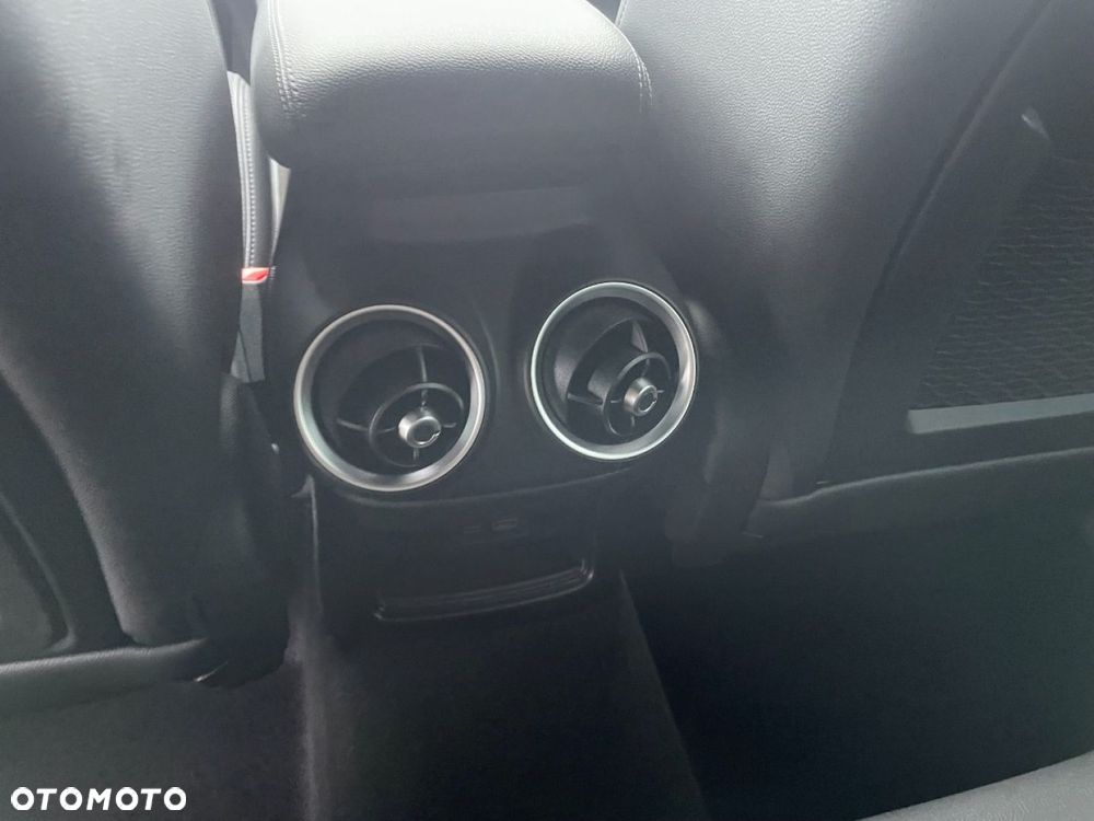 Alfa Romeo Stelvio - 12