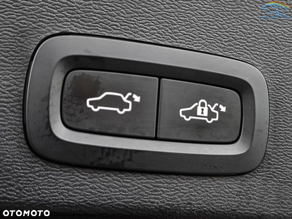 Volvo XC 40 B5 B AWD Geartronic RDesign - 15