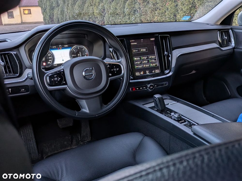 Volvo V60 Cross Country - 8