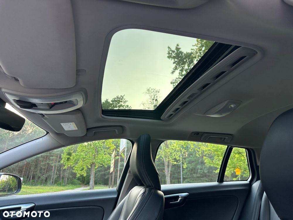 Volvo V60 D3 Geartronic Momentum - 21