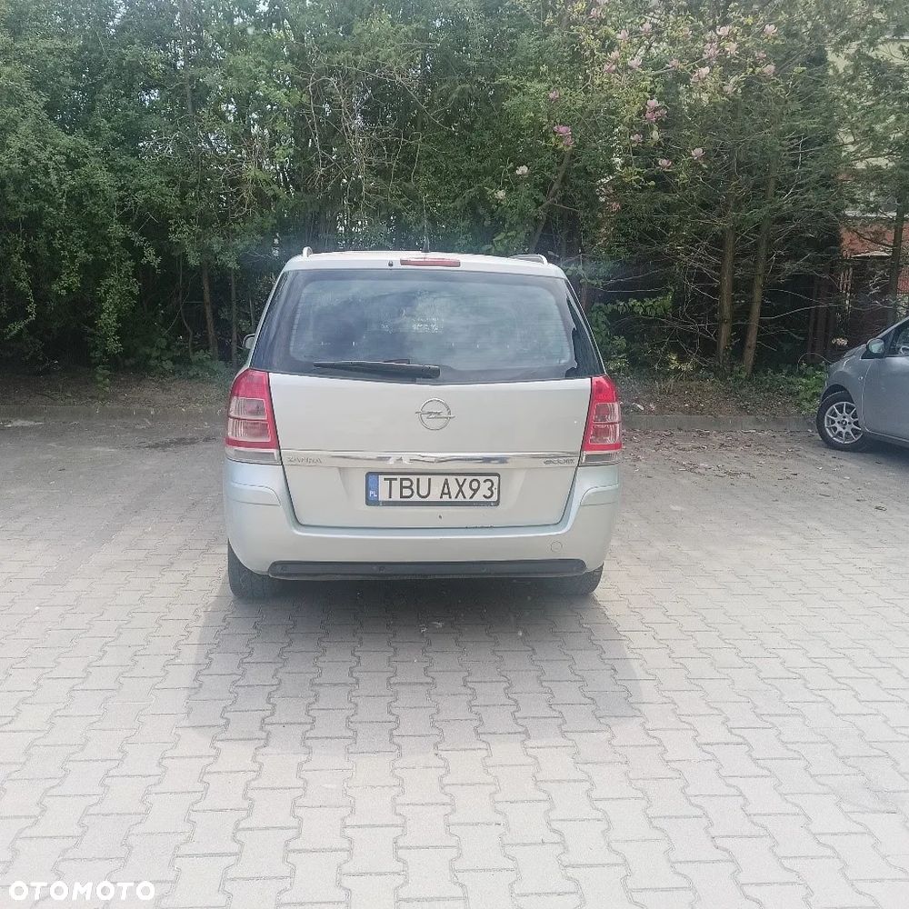 Opel Zafira - 2