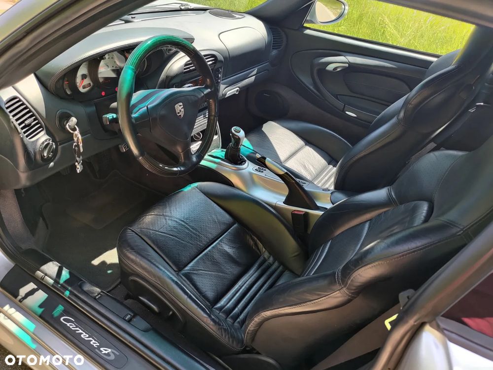 Porsche 911 Carrera 4S - 18