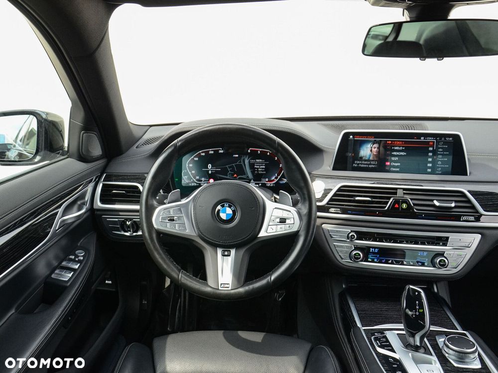 BMW Seria 7 730d xDrive mHEV sport - 38