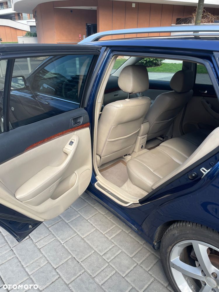 Toyota Avensis 2.0 VVT-i High - 9