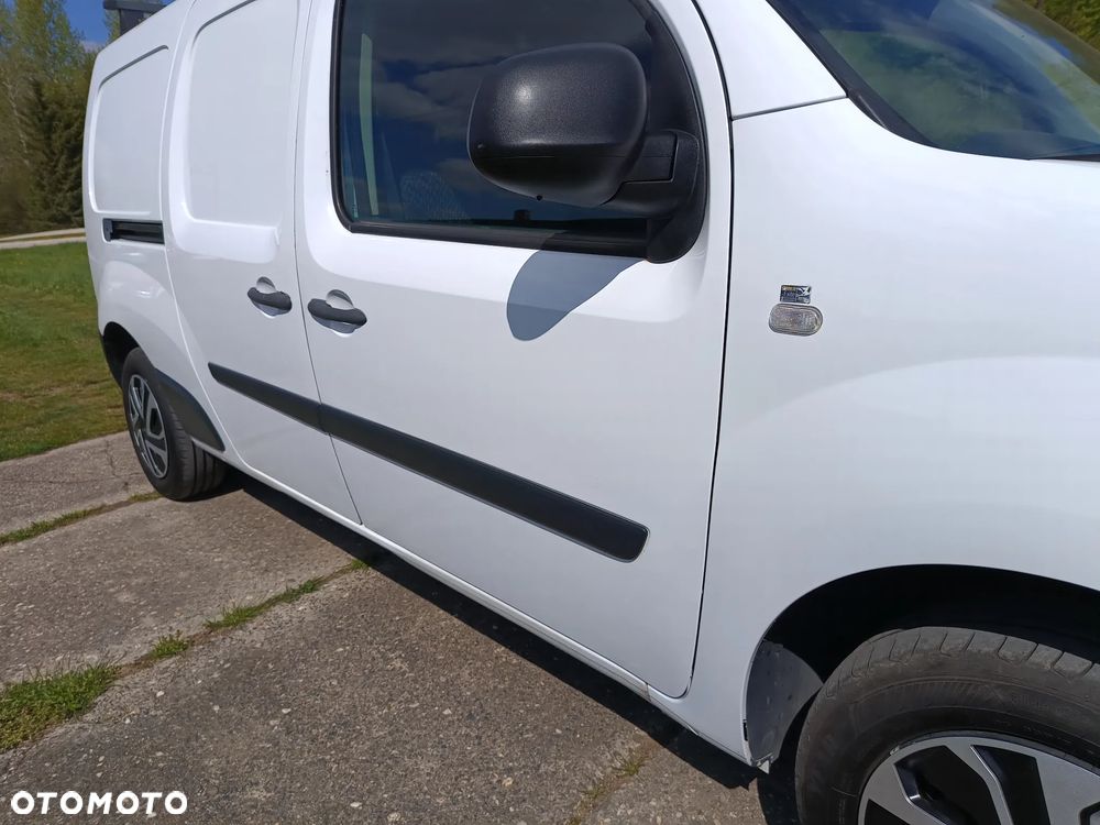 Renault Kangoo wersja MAXI LONG 1.5 diesel 90kM 2016 rok WEBASTO, NIEWIELKI PRZEBIEG-160tyś. SPRAWNY 100% ZAREJESTROWANY!!! - 19