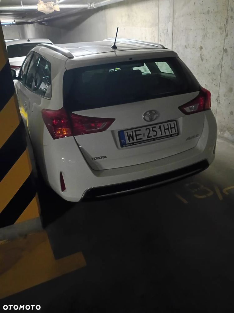 Toyota Auris 1.6 Premium - 2