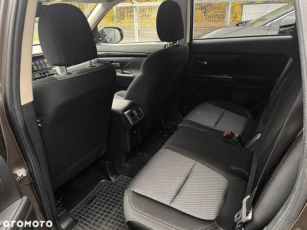 Mitsubishi Outlander 2.0 Intense + 4WD CVT - 14