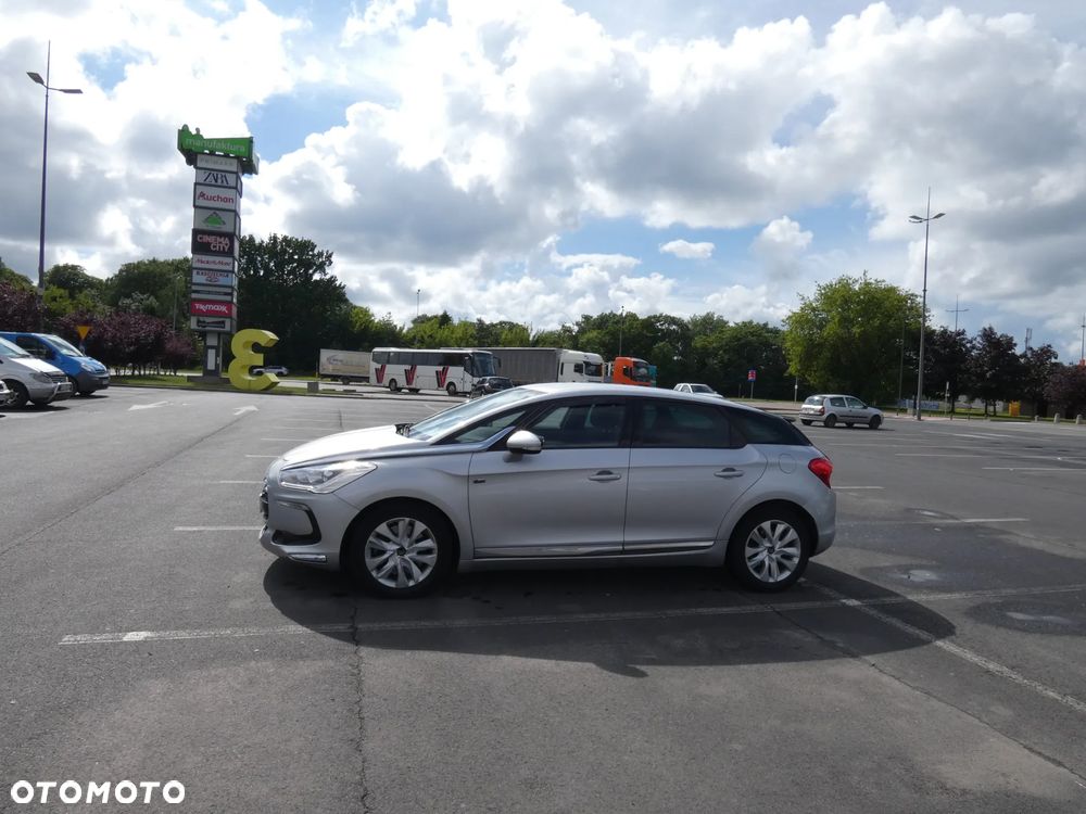 Citroën DS5 Hybrid4 - 1