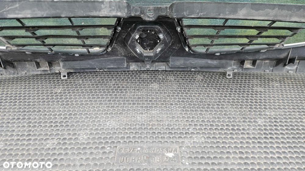 Atrapka 623100251R 93856152 Atrapa Gril Osłona Chłodnicy Kratki Emblemat Znaczek Renault Trafic II 2 Lift - 27