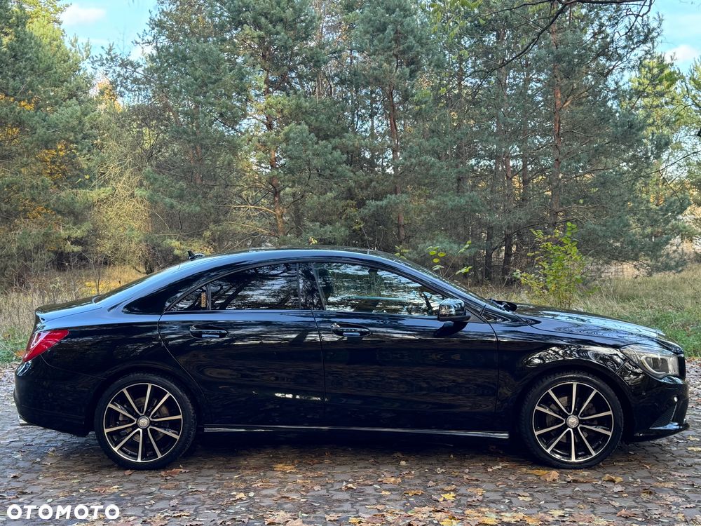 Mercedes-Benz CLA 200 7G-DCT - 25