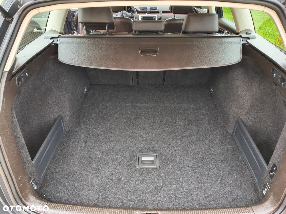 Volkswagen Passat 2.0 TDI DPF Sportline DSG - 12