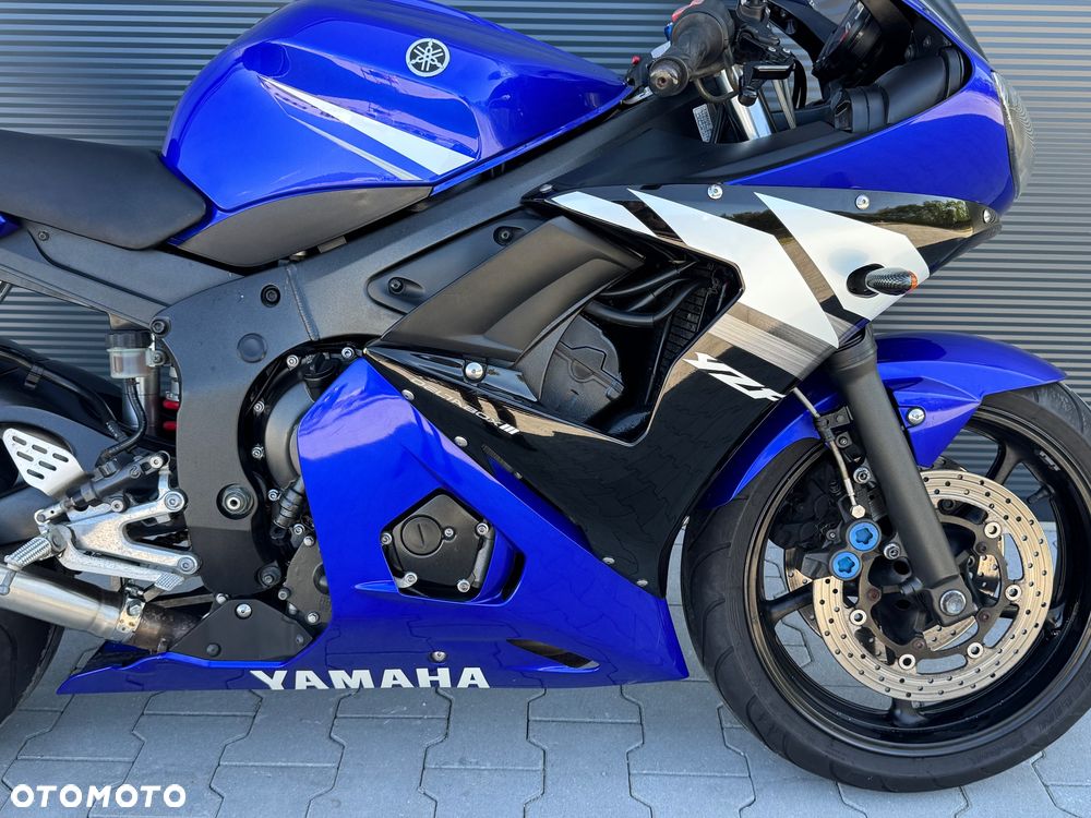 Yamaha R6 - 8