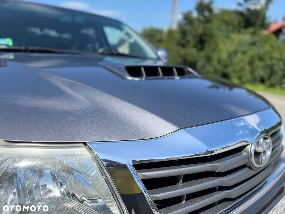 Toyota Hilux 3.0 D-4D SR5 - 10