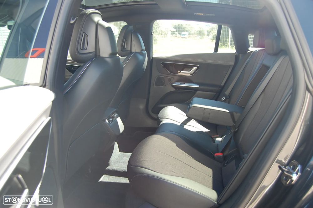 Mercedes-Benz EQE 300 Electric Art - 12