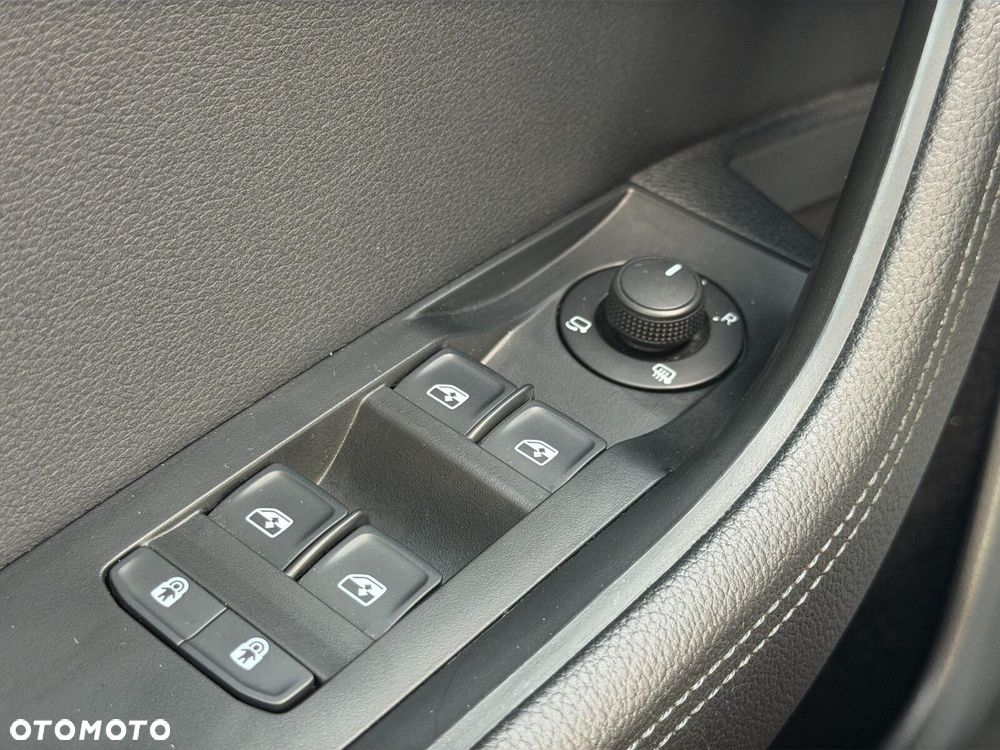 Skoda Superb 2.0 TDI SCR Style DSG - 24