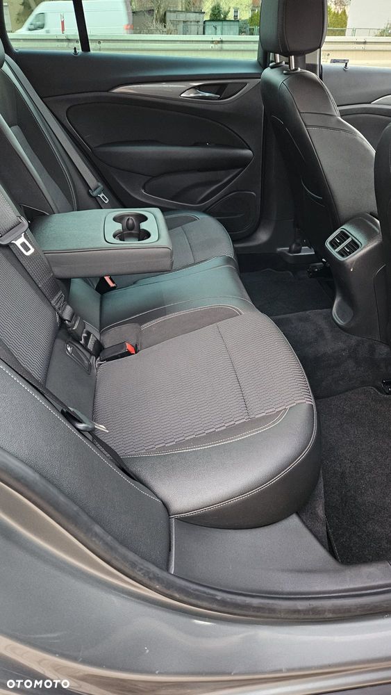 Opel Insignia - 12