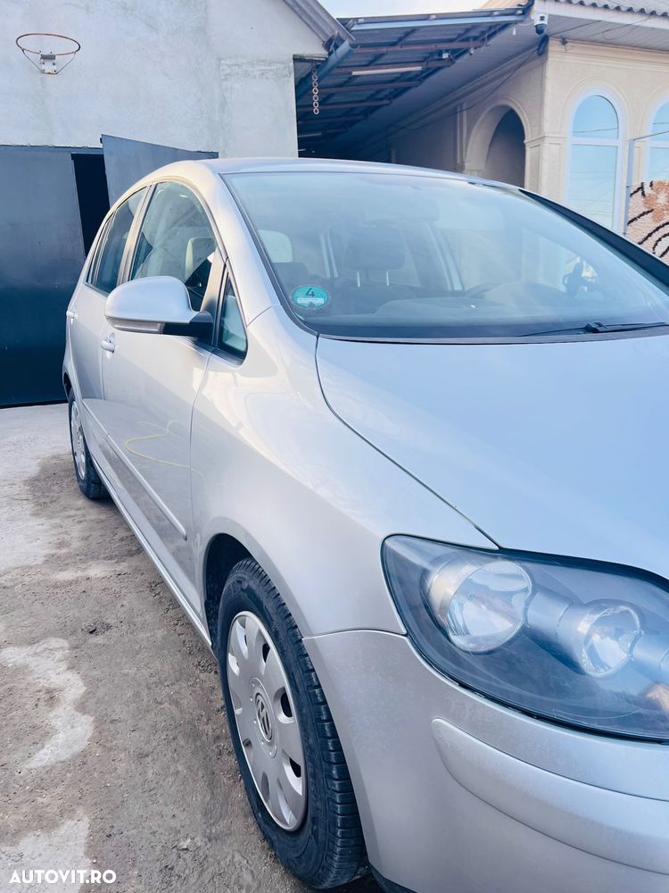 Volkswagen Golf Plus 1.6 FSI Comfortline - 9