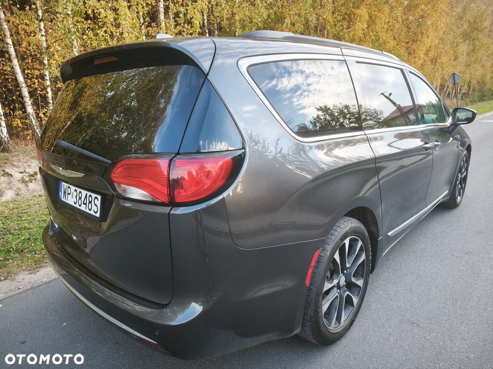 Chrysler Pacifica - 13
