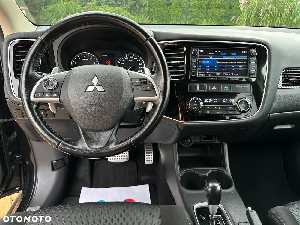 Mitsubishi Outlander - 24