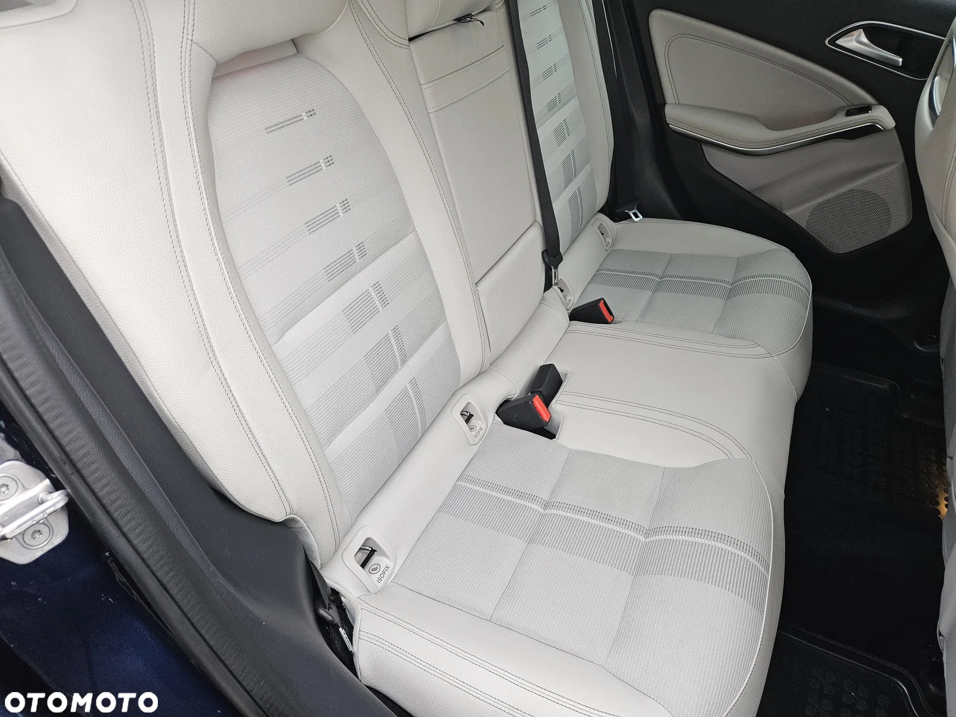 Mercedes-Benz GLA 180 (CDI) d 7G-DCT - 12