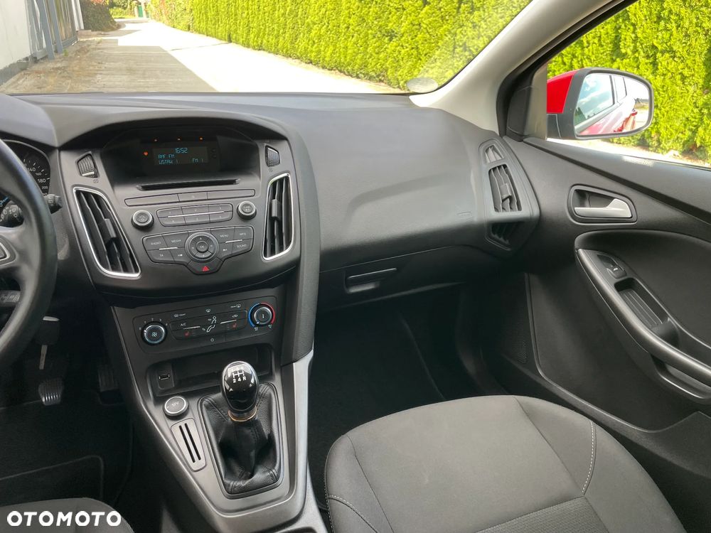 Ford Focus Turnier 1.6 Ti-VCT Champions Edition - 17