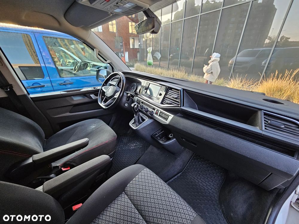 Volkswagen Multivan - 21