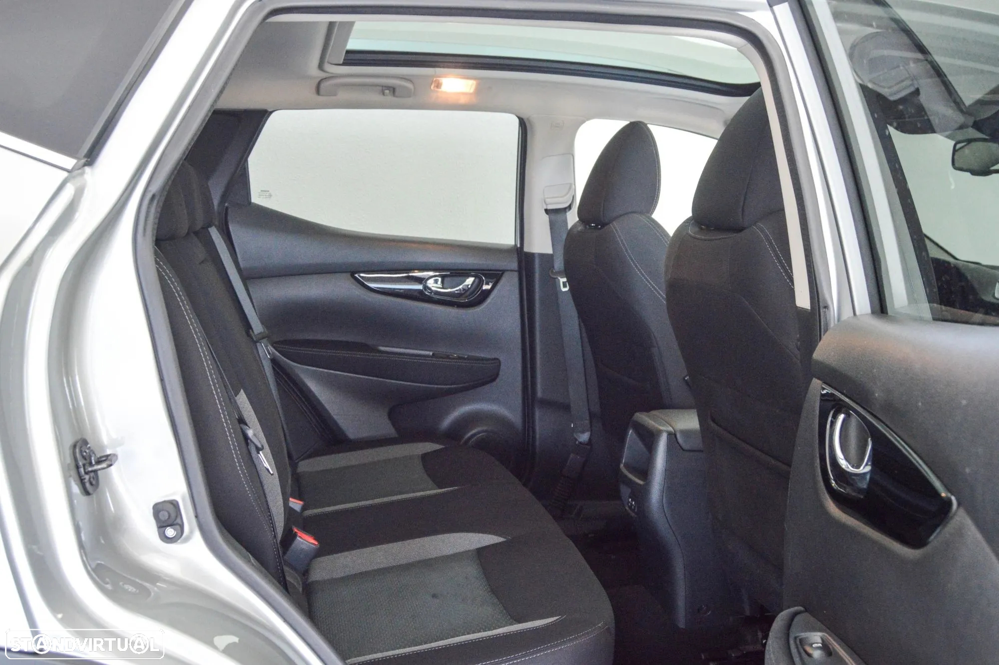 Nissan Qashqai 1.5 dCi N-Connecta J18 - 49